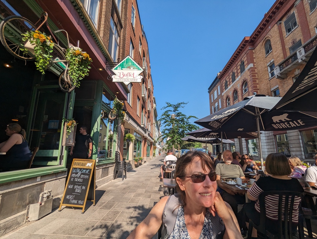 Figure 38: Brunch, L&rsquo;Antiquaire Buffet